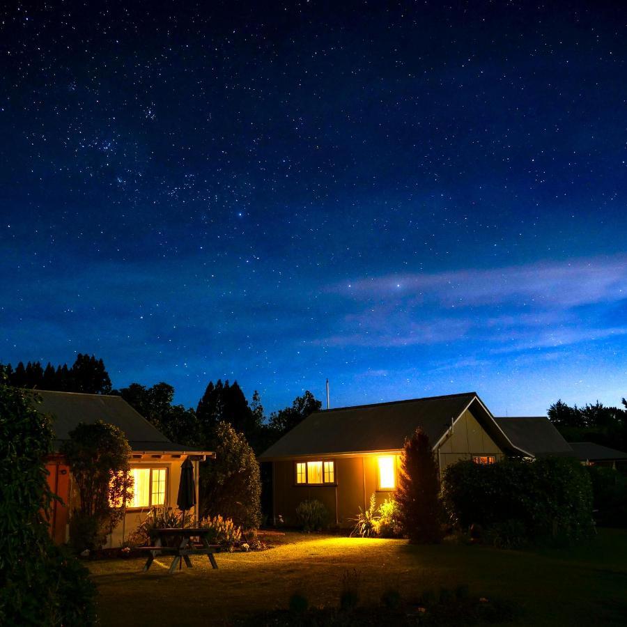 Blue Thistle Cottages Те Анау Екстериор снимка