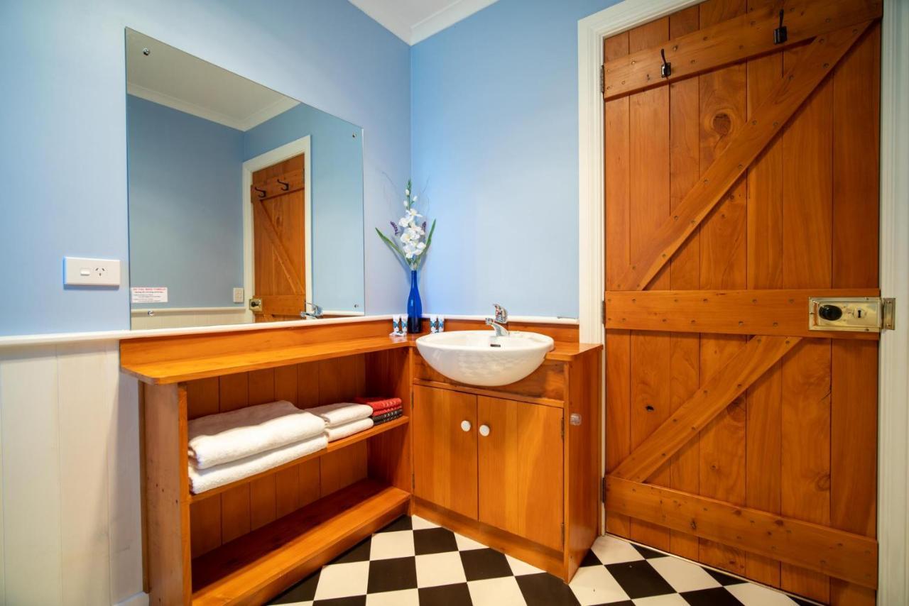 Blue Thistle Cottages Те Анау Екстериор снимка